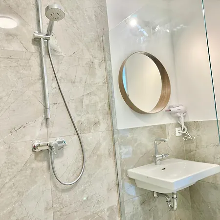Modern Premium Mit Balkon 3* Wiener Neudorf